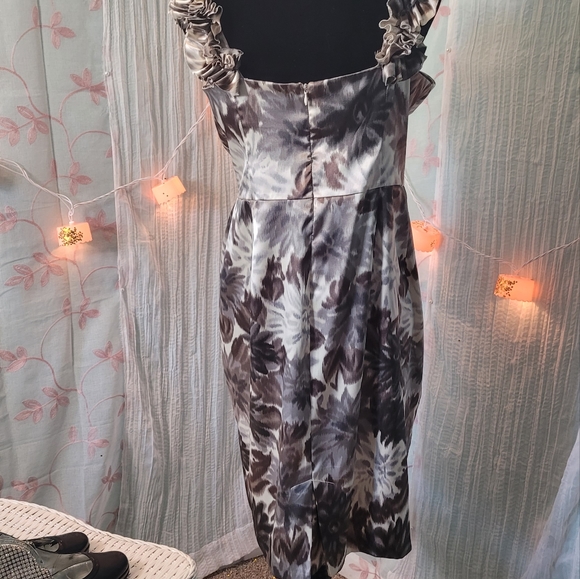 BLACK FORMAL DRESS👸🖤 - Picture 3 of 4